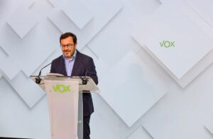 El portavoz nacional de Vox, José Antonio Fúster, en una rueda de prensa. (Foto: Vox)