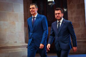 El presidente del Gobierno, Pedro Sánchez, y el presidente de la Generalitat, Pere Aragonès. (Foto: Govern)