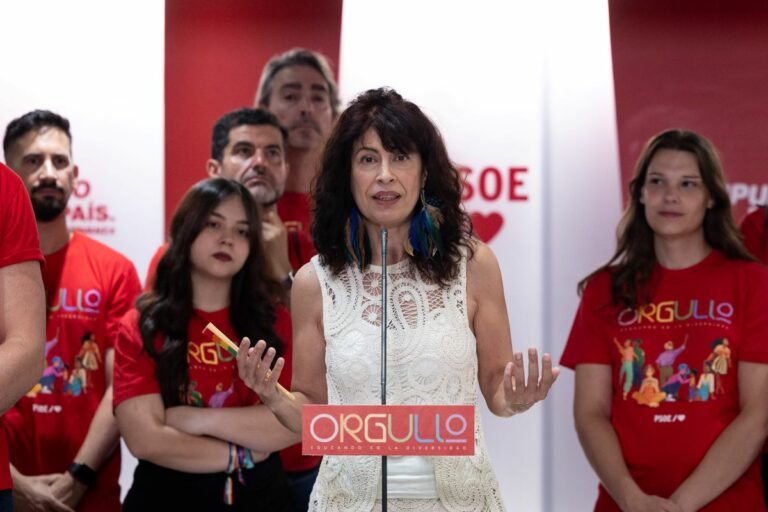 La secretaria de Igualdad y ministra del mismo área, Ana Redondo, en el Acto de Bienvenida del PSOE a los grupos LGTBi del PSOE de las diferentes comunidades. (Foto: PSOE/Eugenia Morago)