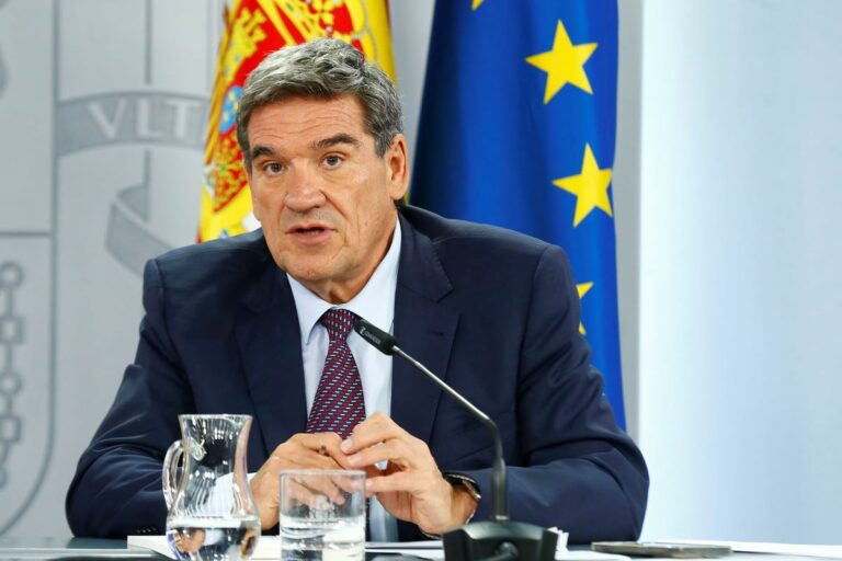El ministro para la Transformación Digital y de la Función Pública, José Luis Escrivá, en una rueda de prensa tras el Consejo de Ministros. (Foto: Pool Moncloa/José Manuel Álvarez)