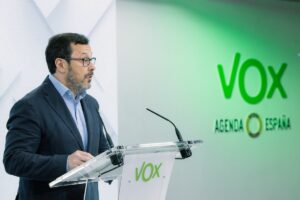 El portavoz nacional de Vox, José Antonio Fúster, en una comparecencia ante los medios. (Foto: Vox)