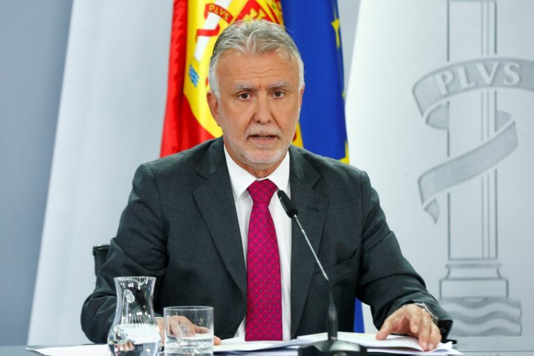 El ministro de Política Territorial y Memoria Democrática, Ángel Víctor Torres, en la rueda de prensa tras el Consejo de Ministros. (Foto: Pool Moncloa/José Manuel Álvarez)
