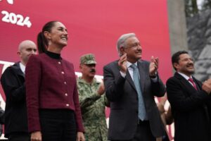 La presidenta electa de México, Claudia Sheinbaum, junto a Andrés Manuel López Obrador en una imagen de archivo. (Foto: Gobierno de México)