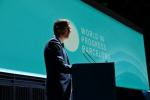 El presidente del Gobierno, Pedro Sánchez, durante el foro ‘World In Progress Barcelona’, organizado por Prisa, en CaixaForum Barcelona. (Foto: Pool Moncloa / Borja Puig de la Bellacasa)