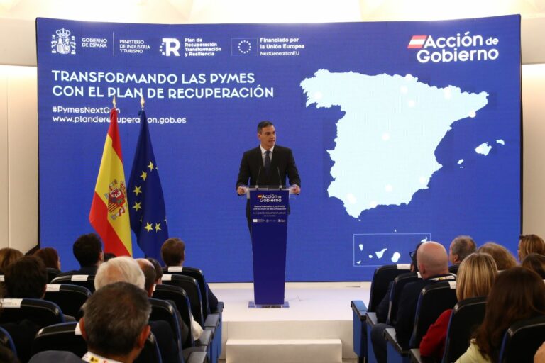 El presidente del Gobierno, Pedro Sánchez, en la jornada ‘Transformando las pymes con el Plan de Recuperación’, en la Escuela de Organización Industrial (EOI). (Foto: Pool Moncloa/ Fernando Calvo)