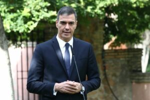 El presidente del Gobierno, Pedro Sánchez, en una comparecencia ante los medios tras ser recibido en audiencia por el Papa Francisco en el Vaticano. (Foto: Pool Moncloa/Fernando Calvo y Pool Vaticano)
