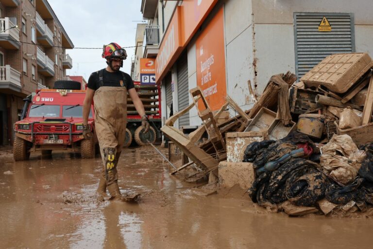 Imagen de la UME en las tareas de recuperación tras el paso de la DANA por la Comunidad Valenciana. (Foto: Defensa)