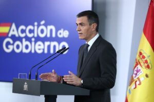 El presidente del Gobierno, Pedro Sánchez, en una intervención tras la reunión del comité de crisis que analiza los efectos de la DANA. (Foto: Pool Moncloa/Fernando Calvo)