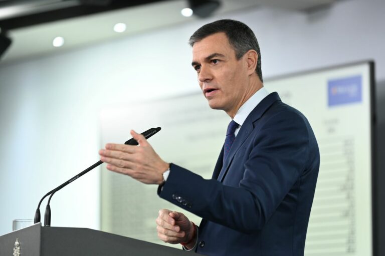 El presidente del Gobierno, Pedro Sánchez, en la rueda de prensa tras la reunión del Consejo de Ministros. (Foto: Pool Moncloa/ Borja Puig de la Bellacasa)