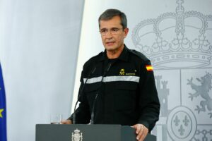 El general jefe de la UME, Javier Marcos, en una comparecencia tras la reunión del Comité de crisis para el seguimiento de los efectos de la DANA. (Foto: Pool Moncloa/José Manuel Álvarez)