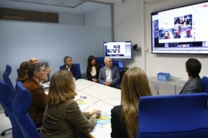 El presidente del Gobierno, Pedro Sánchez, y la vicepresidenta tercera, Teresa Ribera, visitan la sede de la AEMET / Foto: José Manuel Álvarez (Moncloa)