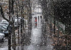 Nieve sobre la capita de Francia, París, en medio del paso del temporal 'Caetano' / Foto: Sadak Souici - Zuma Press Wire - dpa