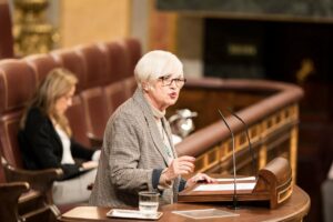La portavoz adjunta del PSOE en el Congreso, Isaura Leal, interviene durante un pleno en el Congreso de los Diputados / Foto: Diego Radamés - Europa Press