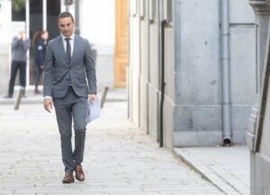 El ex secretario general del PSOE de Madrid, Juan Lobato, a su llegada a testificar en el Tribunal Supremo sobre la causa contra el fiscal general del Estado, Álvaro García Ortiz, para que aclare el papel de Moncloa al enviarle información de la pareja de - Eduardo Parra - Europa Press