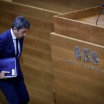El presidente de la Generalitat Valenciana, Carlos Mazón, en su comparecencia para explicar la gestión de la DANA. (Foto: José Cuéllar/Corts Valencianes)