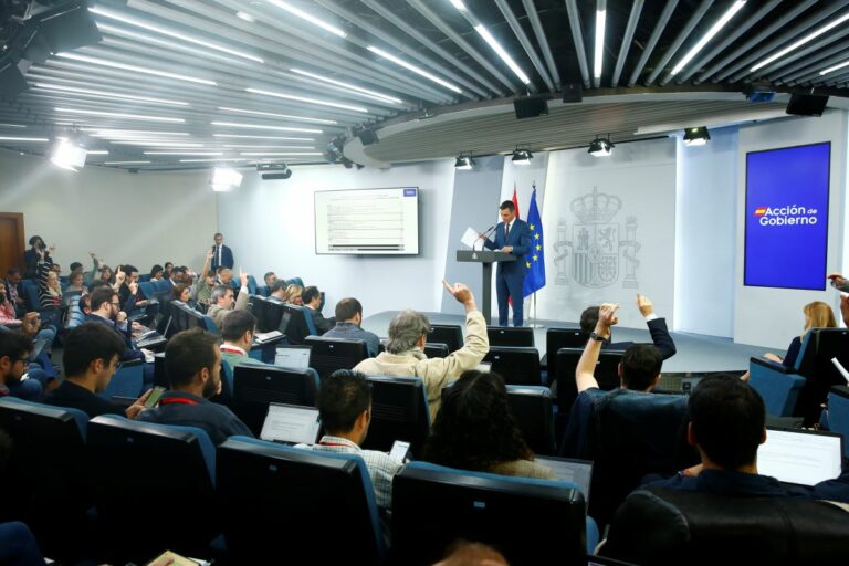 El presidente del Gobierno, Pedro Sánchez, en su comparecencia en Moncloa para informar del paquete de medidas para los afectados por la DANA. (Foto: Pool Moncloa/José Manuel Álvarez)