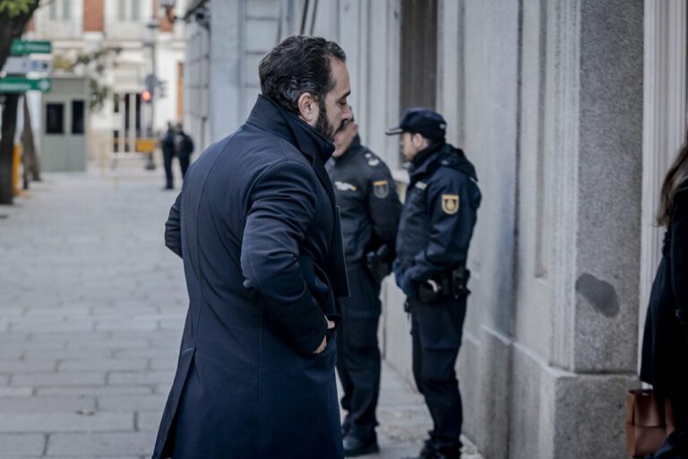 El empresario Víctor de Aldama a su llegada a declarar ante el Tribunal Supremo, a 16 de diciembre de 2024, en Madrid (España). - A. Pérez Meca - Europa Press
