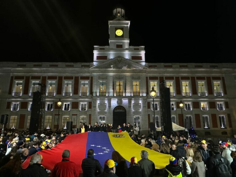 Un momento de la concentración en Sol / Foto: Servimedia