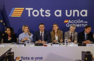 Pedro Sánchez y ministros del Gobierno / Foto: Rober Solsona - Europa Press