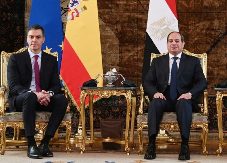 Pedro Sánchez durante una visita con el presidente de Egipto, Abdelfattah al-Sisi (Foto: Pool Moncloa - Borja Puig de la Bellacasa)