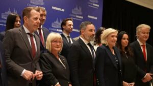 Dirigentes europeos en la cumbre de Patriots en Madrid, como el líder de Vox, Santiago Abascal, o la líder francesa Marine Le Pen (Foto: Vox)
