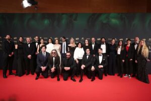 El equipo de 'La Infiltrada' posa en la alfombra roja de la 39º edición de los Premios Goya (Foto: Eduardo Parra - Europa Press)
