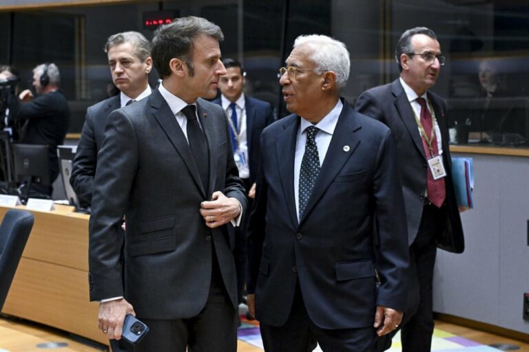 Presidente de Francia, Emmanuel Macron, y el presidente del Consejo Europeo, Antonio Costa, (Foto: Serakowski Frederic / UE)