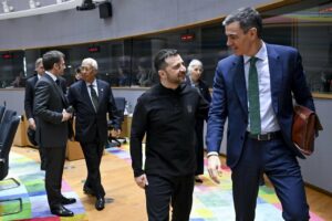 Presidente de Ucrania, Volodimir Zelenski, y el presidente del Gobierno, Pedro Sánchez (Foto: Sierakowski Frederic)