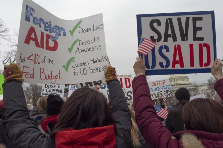 Protesta en defensa de la USAID en Washington (Foto: Sue Dorfman/ZUMA Press Wire/dpa)