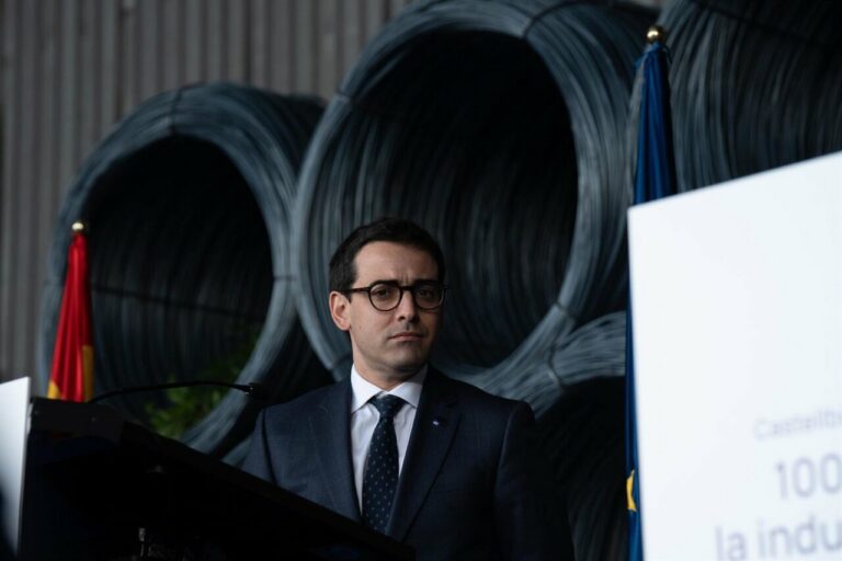 El vicepresidente ejecutivo de la Comisión Europea (CE) para Prosperidad y Estrategia Industrial, Stéphane Séjourné (Foto: David Zorrakino - Europa Press)