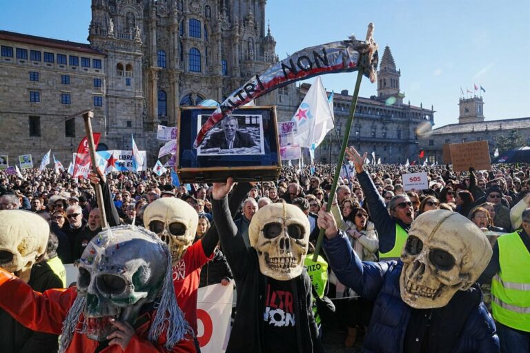Protesta contra la empresa de celulosa Altri (Foto: Álvaro Ballesteros - Europa Press)