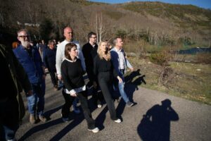 La vicepresidenta segunda y ministra de Trabajo y Economía Social, Yolanda Díaz, durante una visita a la mina de Cerredo (Foto: Carlos Castro - Europa Press)