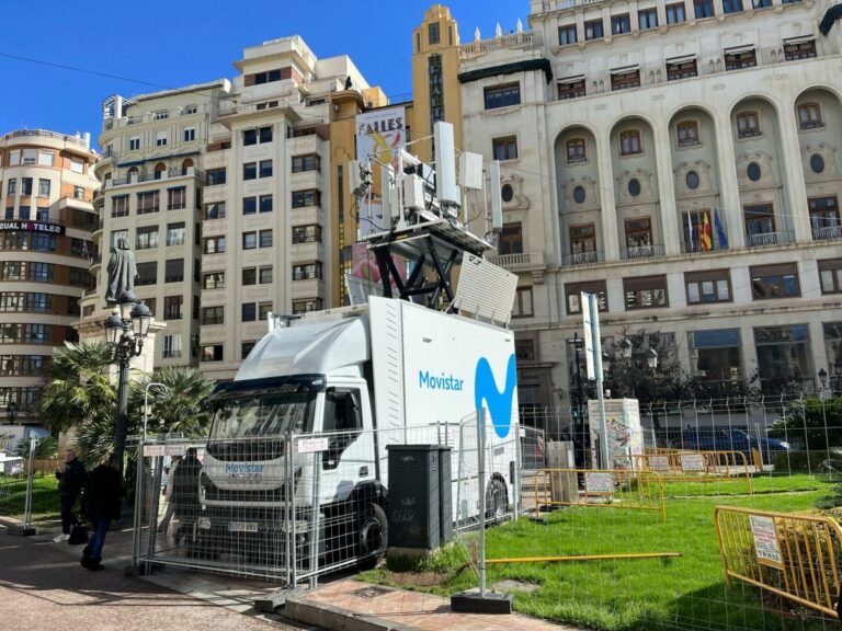 Unidad móvil de comunicaciones de Telefónica (Foto: Telefónica)