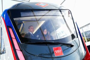Isabel Díaz Ayuso, en su visita hoy la exposición del Tren del Futuro de Metro. (Foto: Comunidad de Madrid)