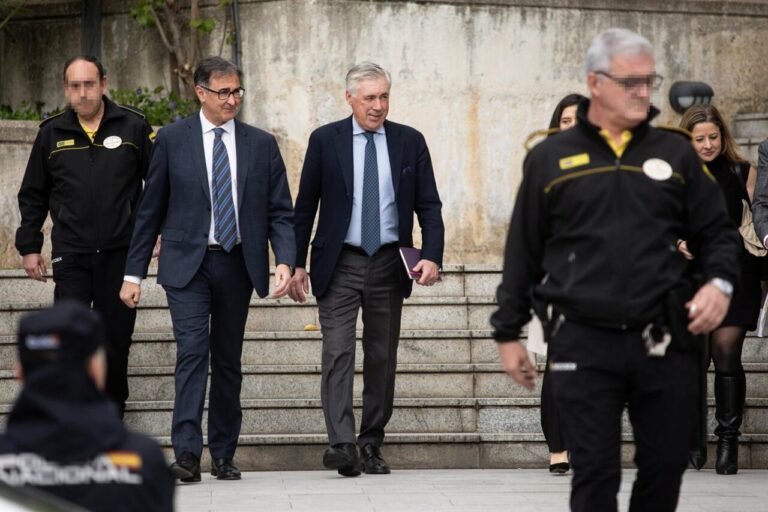 El entrenador del Real Madrid, Carlo Ancelotti, a su salida de declarar ante la Audiencia Provincial de Madrid (Foto: Alejandro Martínez Vélez - Europa Press)