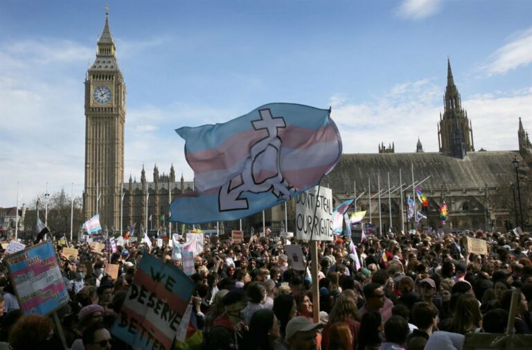 Manifestación por los derechos trans en Londres (Foto: Europa Press/Contacto/Martin Pope)