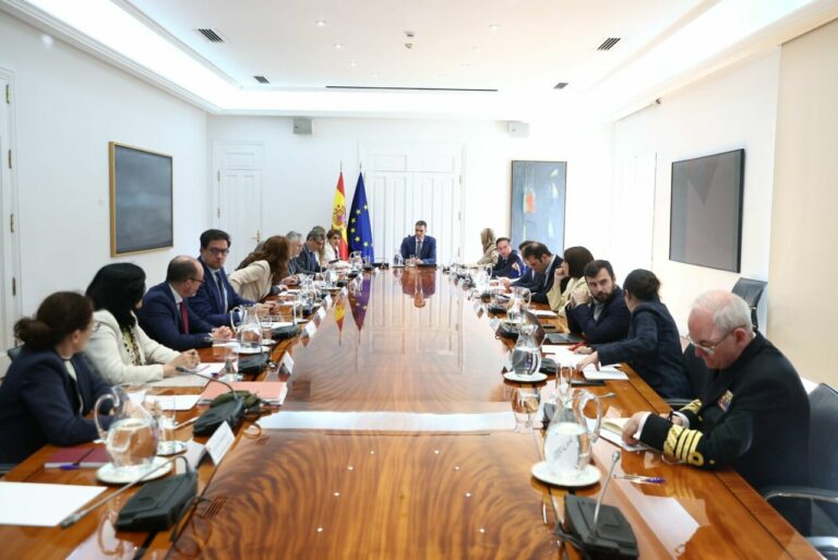 Imagen de la segunda reunión extraordinaria del Consejo de Seguridad Nacional presidida por el presidente del Gobierno, Pedro Sánchez. (Foto: Pool Moncloa / Fernando Calvo)