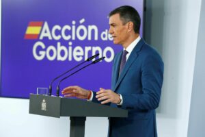 El presidente del Gobierno, Pedro Sánchez, en la rueda de prensa tras el Consejo de Ministros. (Foto: Pool Moncloa / Jose Manuel Álvarez)