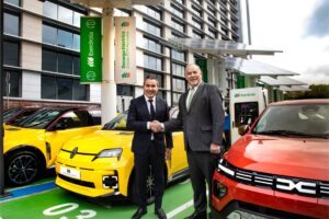 Josep María Recasens, presidente y director general de Renault Group España, y Mario Ruiz Tagle, CEO de Iberdrola España. (Foto: Iberdrola)