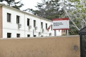 Vista exterior del Centro de Primera Acogida Hortaleza situado en la calle Valdetorres de Jarama - Oscar del Pozo - Europa Press - Archivo