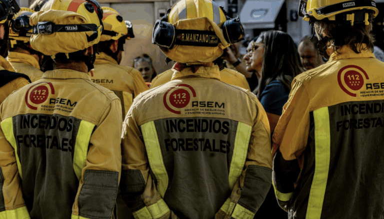 Varios bomberos forestales durante una rueda de prensa del comité de empresa del servicio de Bomberos Forestales de la Comunidad - Ricardo Rubio - Europa Press