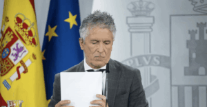 El ministro del Interior, Fernando Grande-Marlaska, durante una rueda de prensa posterior a la reunión del Consejo de Ministros. - Alejandro Martínez Vélez - Europa Press