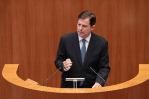 El presidente de Castilla y León, Alfonso Fernández Mañueco, en su comparecencia en las Cortes autonómicas. (Foto: Junta de Castilla y León)