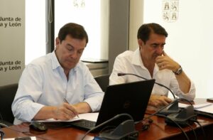 El presidente de la Junta de Castilla y León, Alfonso Fernández Mañueco, en una reunión del Centro de Coordinación Operativo Integrado (CECOPI). (Foto: Junta de CyL)