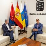 Reunión del presidente de Canarias, Fernando Clavijo, con el presidente del Gobierno, Pedro Sánchez (Foto: Delegación del Gobierno de Canarias)