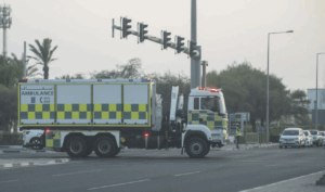 Ambulancia cerca del lugar del ataque israelí en la capital de Qatar, Doha (Foto: Europa Press/Contacto/Nikku)
