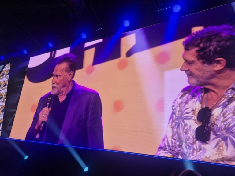 Arnold Schwarzenegger y Antonio Banderas (EUROPA PRESS)