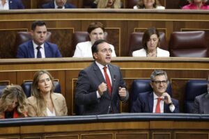 El ministro de Asuntos Exteriores, Unión Europea y Cooperación, José Manuel Albares, en una sesión de control. (Foto: Congreso)