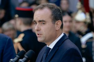 Sébastien Lecornu durante su toma de posesión el 10 de septiembre de 2025. (Foto: Europa Press/Contacto/Alexis Sciard)