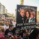 Una nuvea manifestación recorre el centro de València para pedir la dimisión de Mazón por su gestión de la dana en el año de la tragedia (Foto:Jorge Gil / Europa Press)